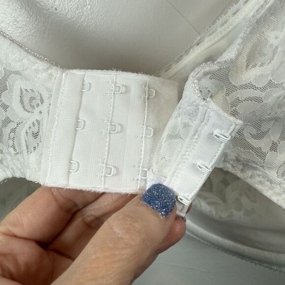 Bali Stretch Lace Underwire Bra Size 42C White NWT Sexy - Picture 12 of 16